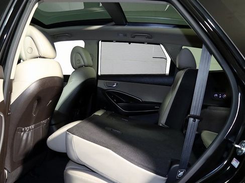 Used 2017 Hyundai Santa Fe SE Ultimate w/ Cargo Package image 15