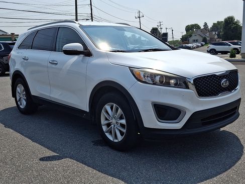 Used 2017 Kia Sorento FWD w/ LX Convenience Package image 1