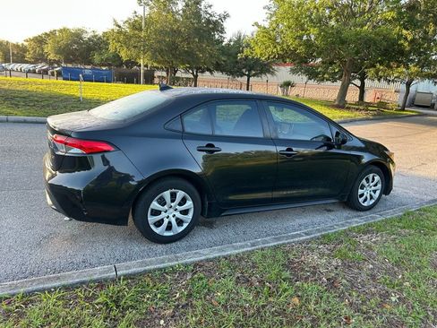 Used 2021 Toyota Corolla LE image 5
