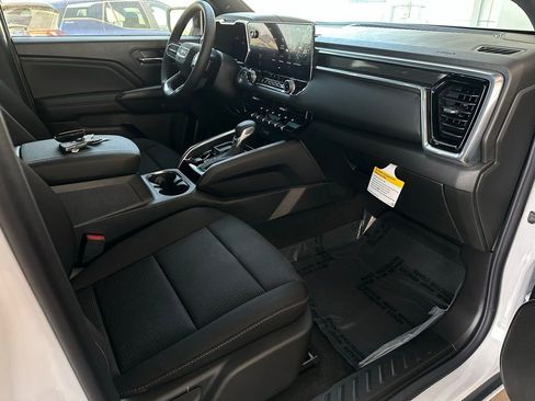 New 2026 GMC Canyon Elevation image 15