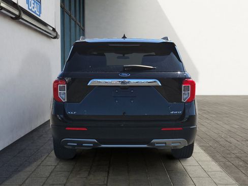 Used 2023 Ford Explorer XLT w/ Equipment Group 202A image 4