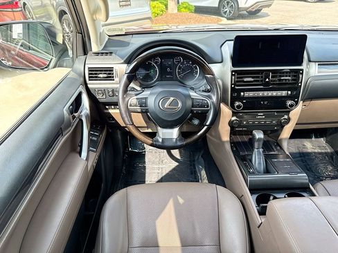 Used 2022 Lexus GX 460 Premium w/ Premium Package AWD/4WD image 11