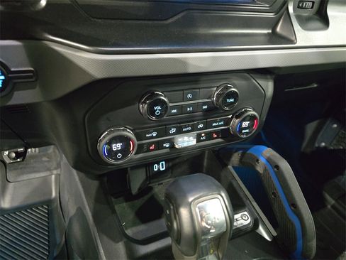 Used 2023 Ford Bronco Black Diamond w/ Sasquatch Package image 25