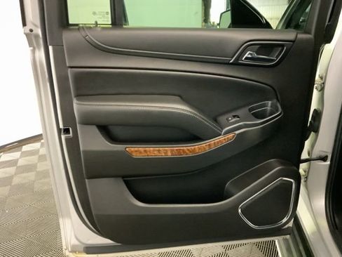 Used 2017 Chevrolet Suburban Premier AWD/4WD image 37