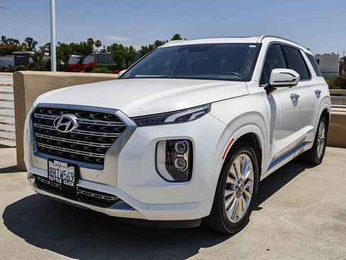 Used 2020 Hyundai Palisade Limited w/ Winter Weather Package FWD image 3