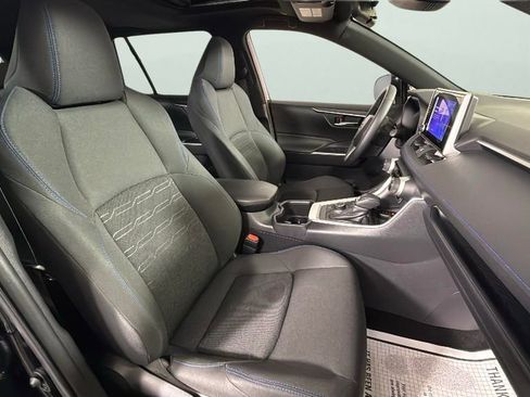 Used 2023 Toyota RAV4 SE w/ Convenience Package image 34