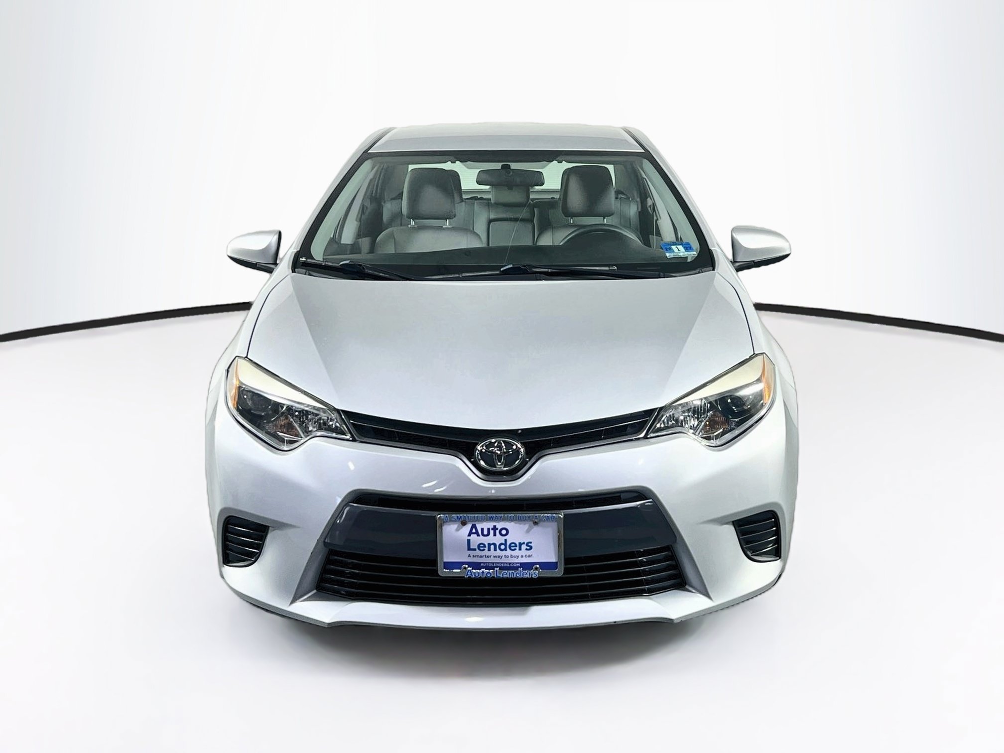 Used 2016 Toyota Corolla LE FWD image 2