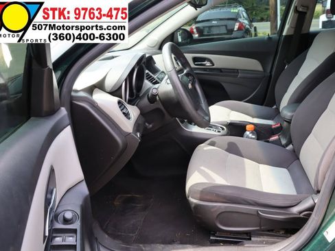 Used 2014 Chevrolet Cruze LS FWD image 12