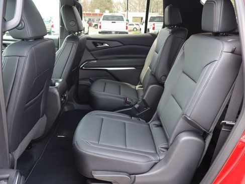 Used 2026 Chevrolet Traverse LT w/ Driver Confidence Package image 24