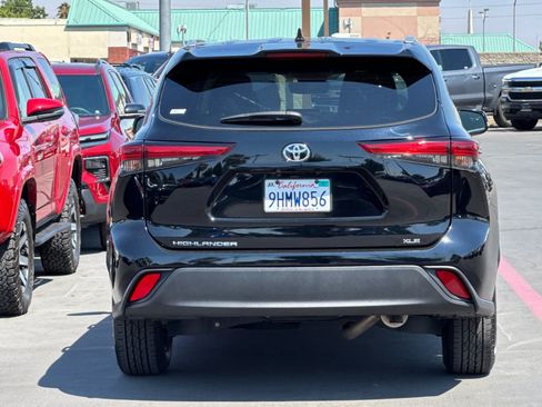 Used 2022 Toyota Highlander XLE FWD image 8