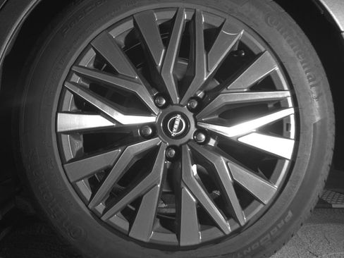 Used 2025 Nissan Altima 2.5 SV FWD image 14