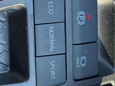 Certified 2025 Toyota RAV4 LE FWD image 18