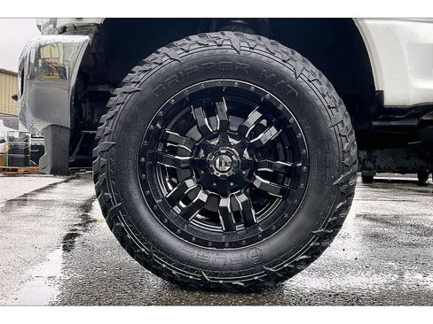 Used 2017 Ford F350 XLT w/ Camper Package image 9