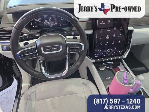 Used 2025 GMC Acadia Denali w/ Super Cruise Package FWD image 8