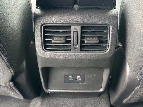 Certified 2023 Nissan Rogue SV image 29