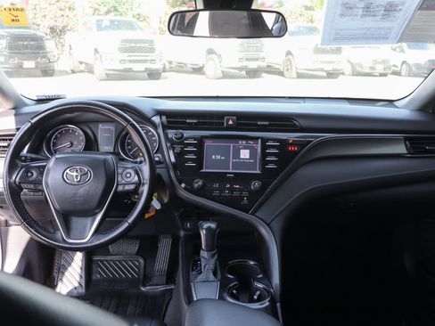 Used 2020 Toyota Camry SE FWD image 28