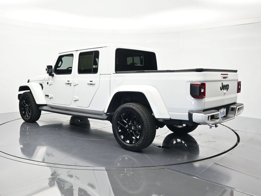 Used 2021 Jeep Gladiator Overland AWD/4WD image 7
