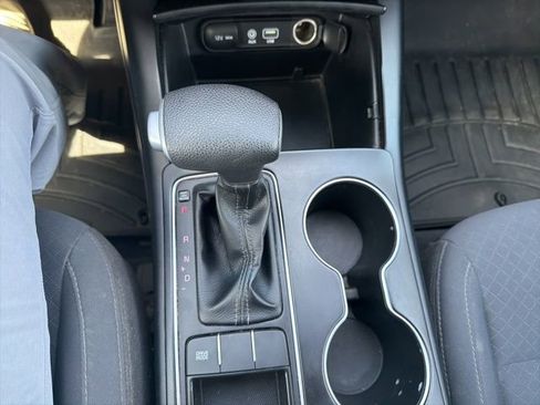 Used 2020 Kia Sorento LX image 25