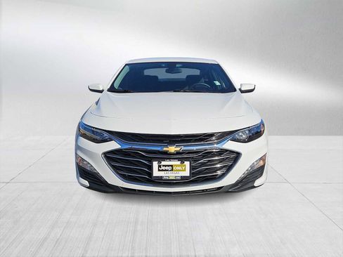 Used 2020 Chevrolet Malibu LT image 3