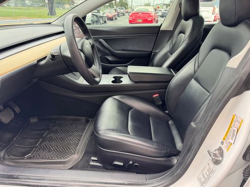 Used 2021 Tesla Model 3 Standard Range Plus image 7