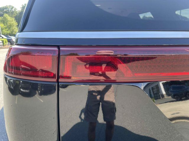 Certified 2024 Kia Carnival LX FWD image 15