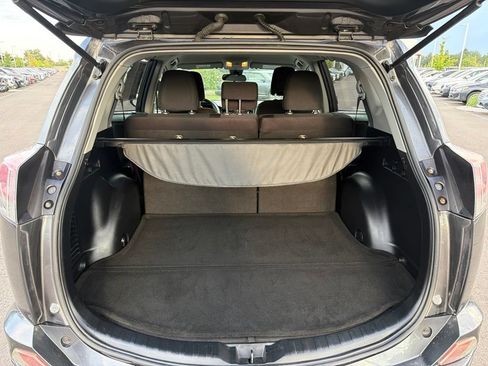 Used 2017 Toyota RAV4 LE FWD image 17