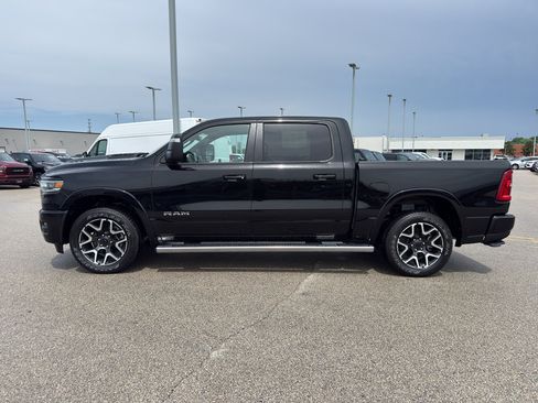 Used 2025 RAM 1500 Laramie AWD/4WD image 6