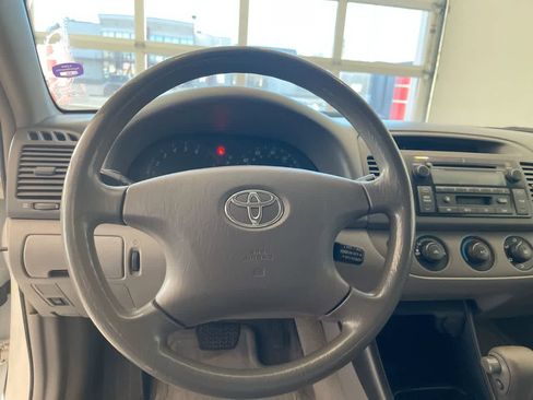 Used 2002 Toyota Camry LE image 14