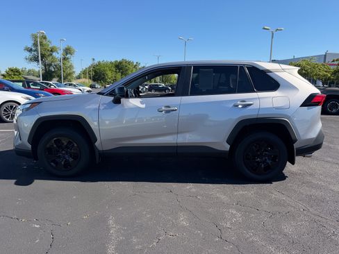 Certified 2023 Toyota RAV4 LE AWD/4WD image 5
