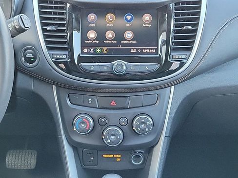 Used 2021 Chevrolet Trax LT w/ Premium Seat Package image 17