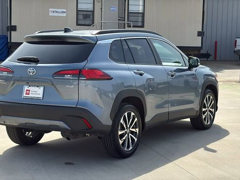 Certified 2025 Toyota Corolla Cross XLE image 5