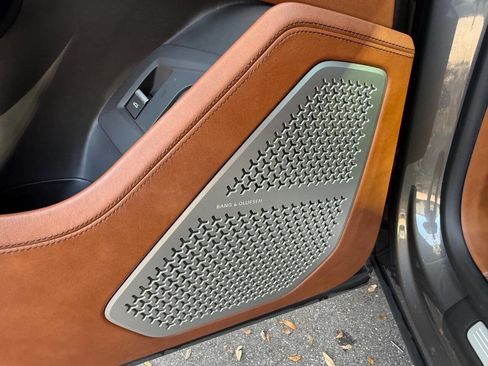 Used 2021 Lamborghini Urus Base AWD 4dr SUV image 29