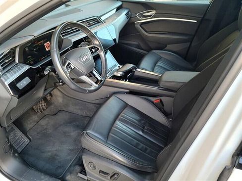 Used 2023 Audi e-tron Premium w/ Convenience Plus Package image 2