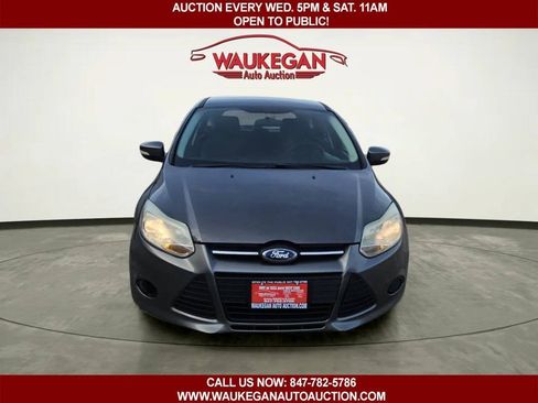 Used 2013 Ford Focus SE FWD image 2