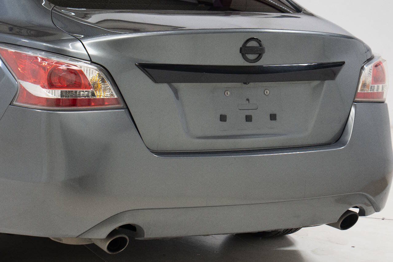 Used 2014 Nissan Altima 2.5 SV w/ Convenience Package FWD image 13