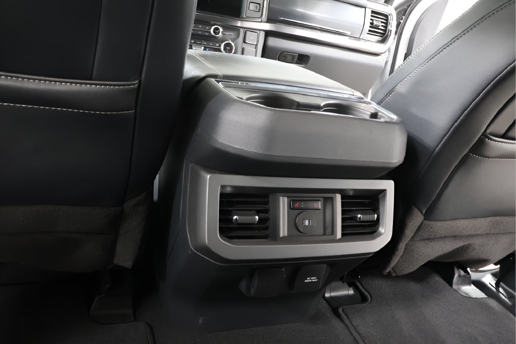 Used 2023 Ford F250 Lariat w/ Lariat Ultimate Package AWD/4WD image 15