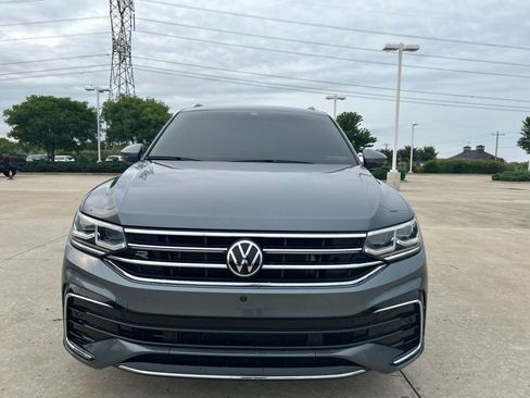 Used 2022 Volkswagen Tiguan SEL R-Line AWD/4WD image 2