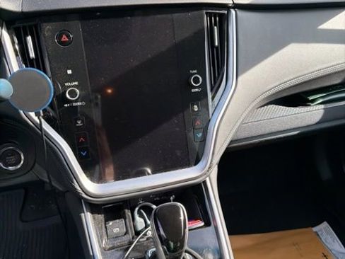 Used 2020 Subaru Outback Premium image 6