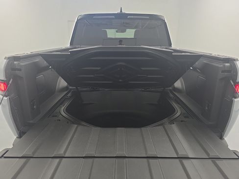 Used 2023 Rivian R1T Adventure AWD/4WD image 15