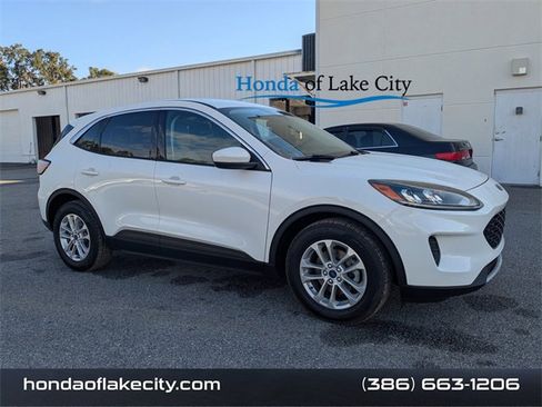 Used 2021 Ford Escape SE image 1