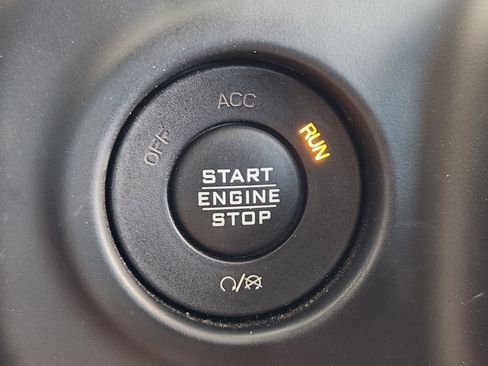 Used 2020 Jeep Wrangler Unlimited Sahara AWD/4WD image 22