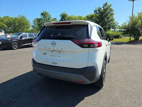 Used 2022 Nissan Rogue S FWD image 3