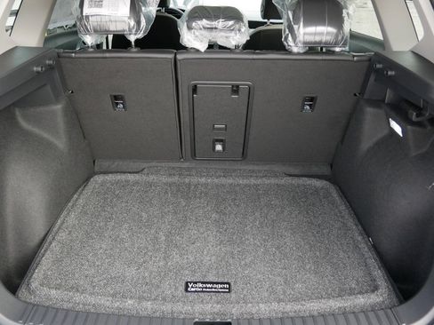 New 2026 Volkswagen Taos SE AWD/4WD image 5