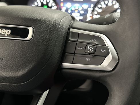 Used 2023 Jeep Compass Latitude AWD/4WD image 26