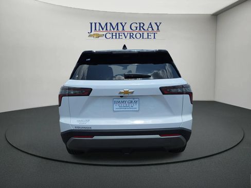 New 2026 Chevrolet Equinox LT w/ Convenience Package II FWD image 4
