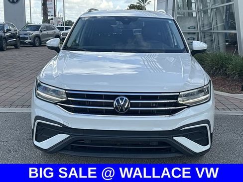 Certified 2024 Volkswagen Tiguan SE FWD image 4