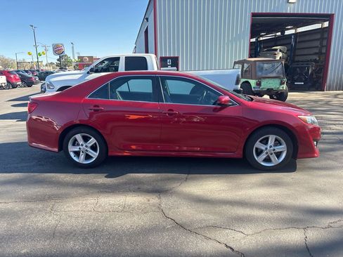 Used 2014 Toyota Camry SE image 7