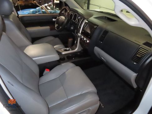 Used 2013 Toyota Tundra Platinum AWD/4WD image 6