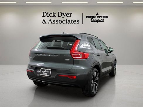 New 2026 Volvo XC40 B5 Ultra w/ Protection Package Premier image 2