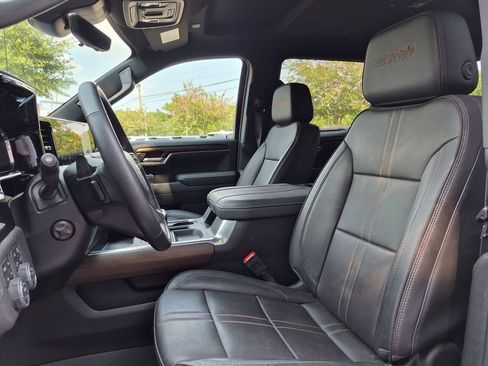 Used 2024 Chevrolet Silverado 1500 High Country w/ Technology Package AWD/4WD image 15